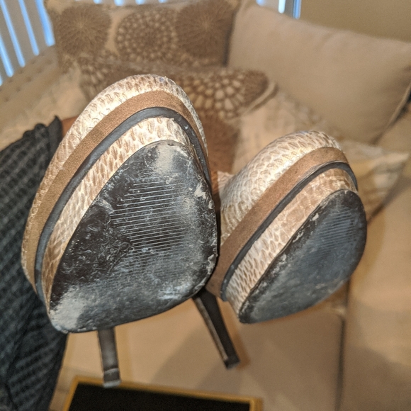 Platform booties - Picture 5 of 5